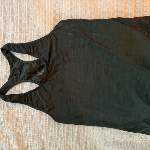 [M] Green Activewear Tank - Picture 1 of 5